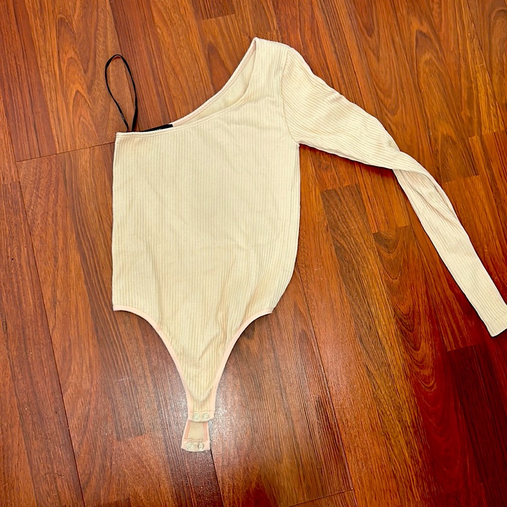 Forever 21 one shoulder long sleeve